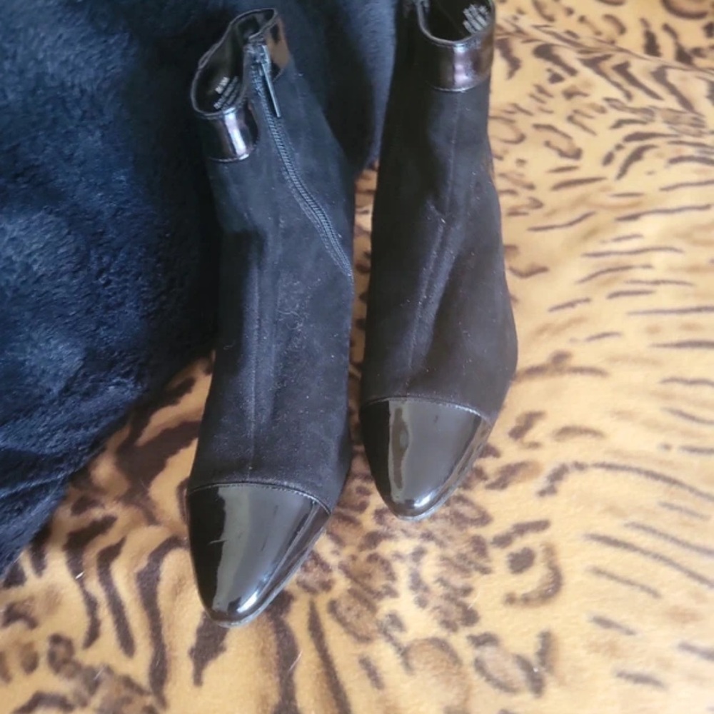 Sleek Black Ankle Booties with Gloss Cap Toe